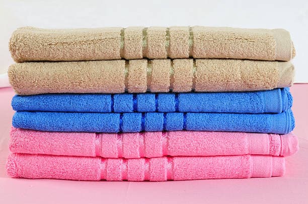 حوله حمام نوزاد تهیه شده با الیاف عالی